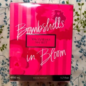 Victoria’s Secret Bombshells in Bloom NWT